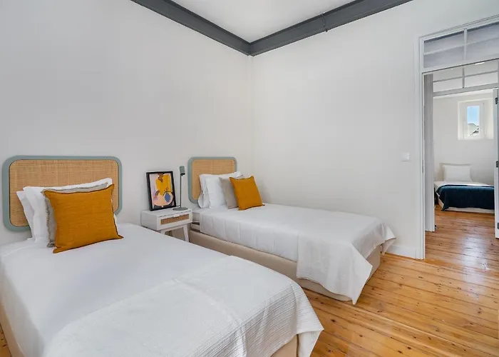 Whome - Brand New Luxury 4-bed With Riverside Views & Ac *