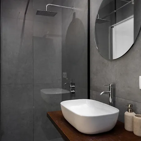 Apartment Whome - Brand New Luxury 4-bed With Riverside Views & Ac