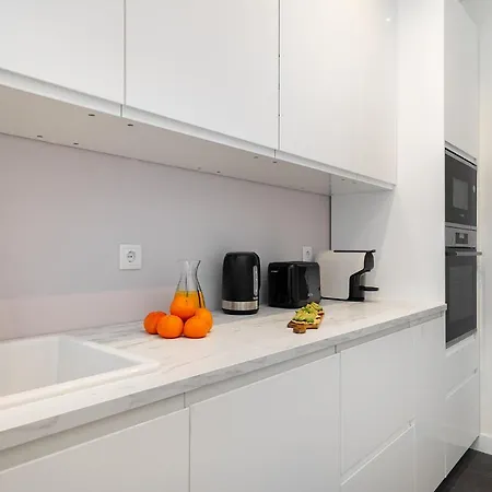 Apartment Whome - Brand New Luxury 4-bed With Riverside Views & Ac Lissabon