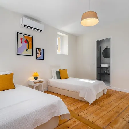 Lejlighed Whome - Brand New Luxury 4-bed With Riverside Views & Ac