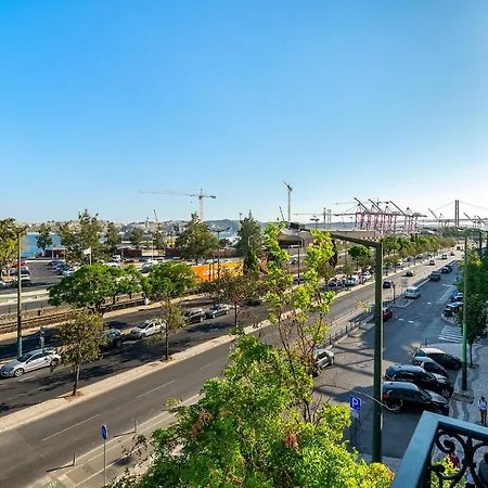 Whome - Brand New Luxury 4-bed With Riverside Views & Ac Lisbon